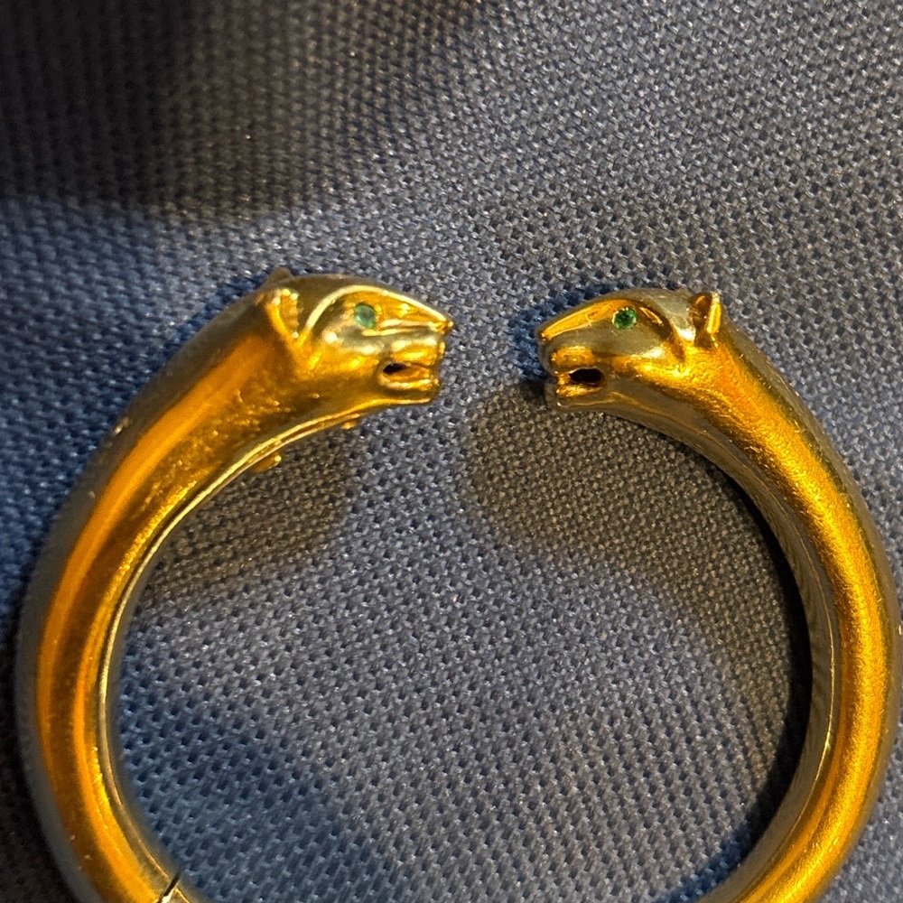 Vintage 18k Gold Dual Panther Head Hinged Bangle Bracelet With Gemstone Eyes